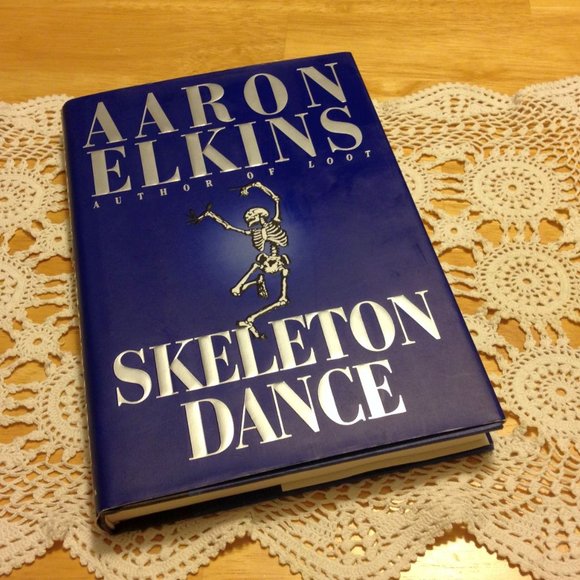 Thriller, Aaron Elkins Skeleton Dance - Picture 1 of 8